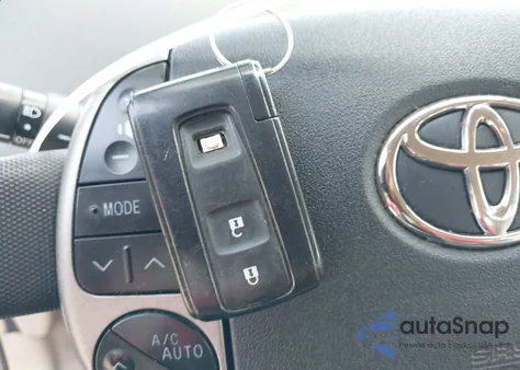 2005 Toyota Prius from USA, damaged, VIN JTDKB20U853041404